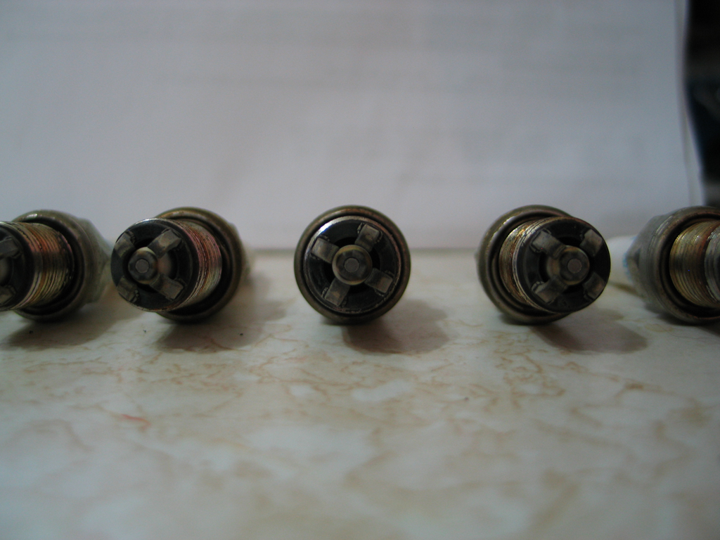 328iplugs03.jpg